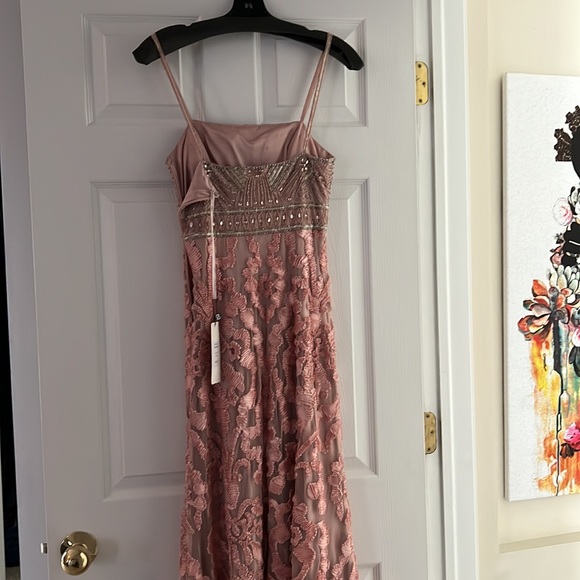 Beautiful SUE WONG DRESS - Picture 8 of 12